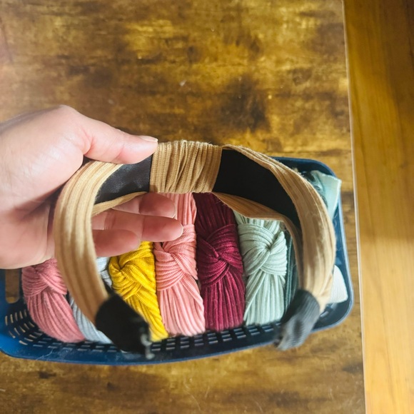 Headbands - Picture 3 of 4